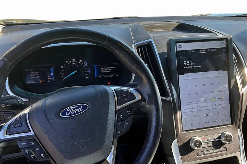 2021 Ford Edge Titanium