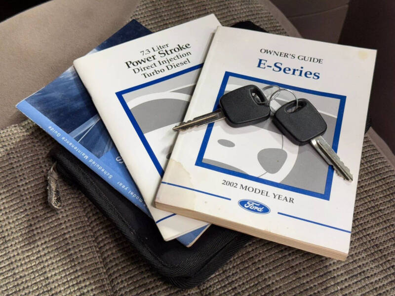 2002 Ford E-Series E-350 SD XLT