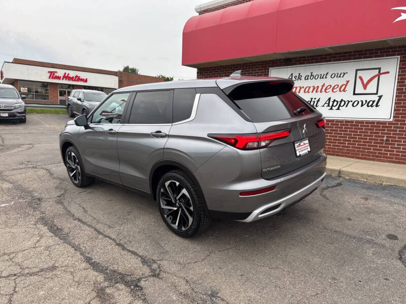 2024 Mitsubishi Outlander SE