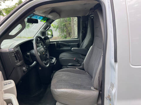 2020 Chevrolet Express 2500