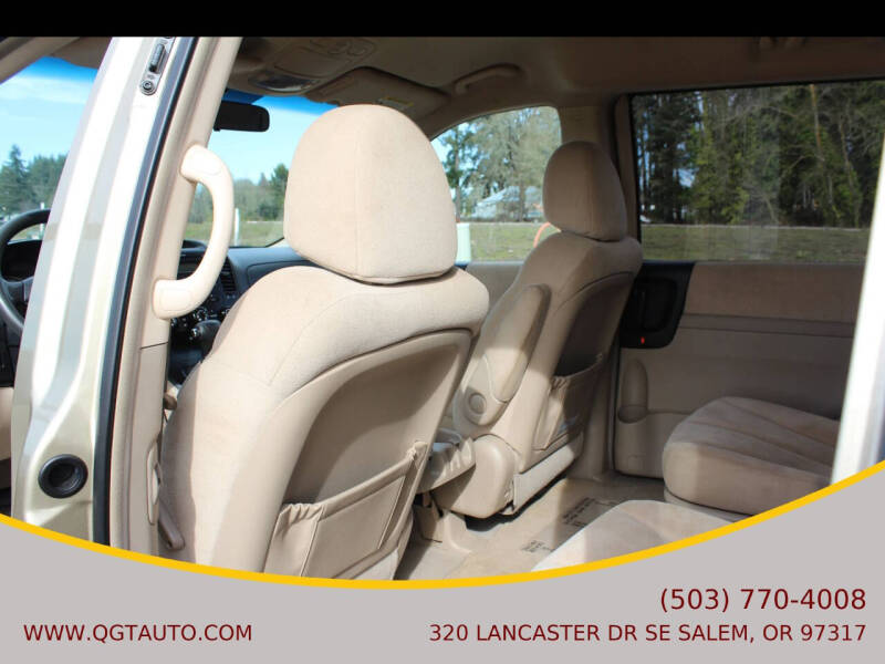 2007 Hyundai Entourage