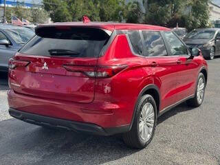 2024 Mitsubishi Outlander ES