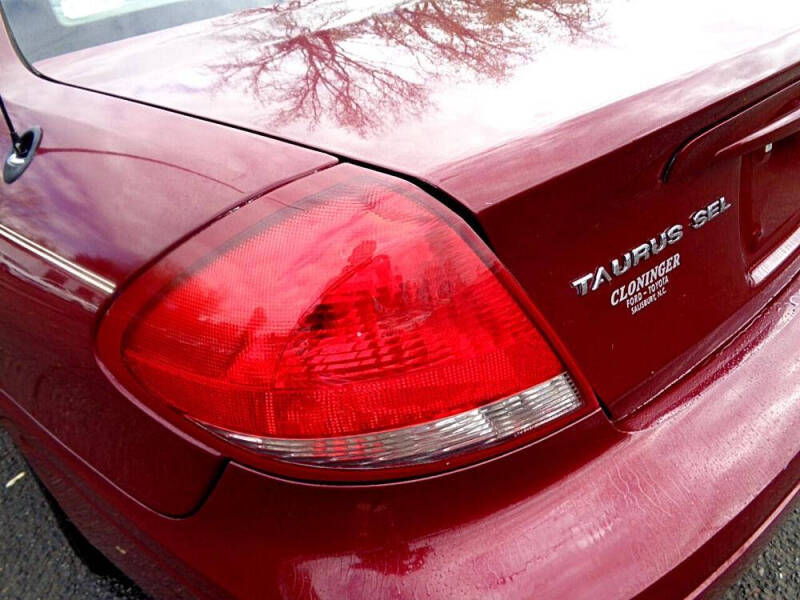 2005 Ford Taurus SEL