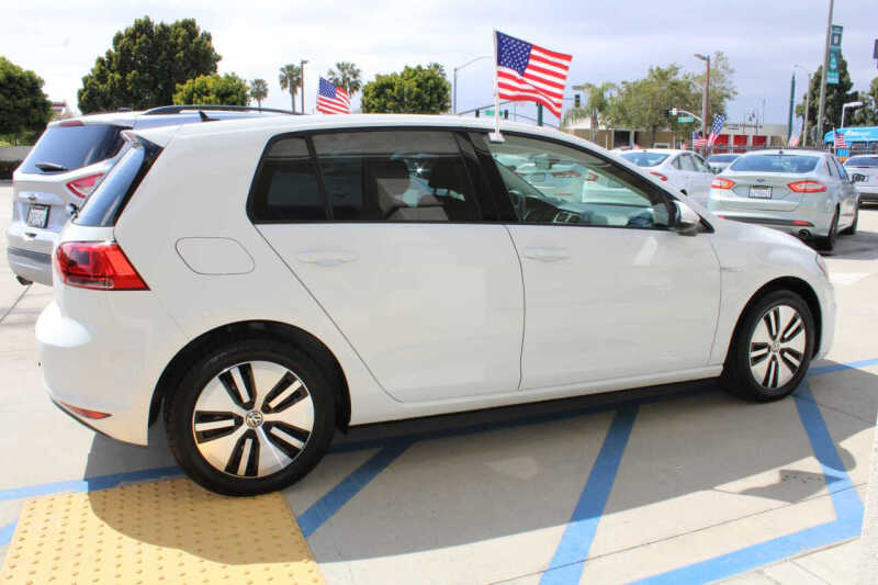 2016 Volkswagen e-Golf SE
