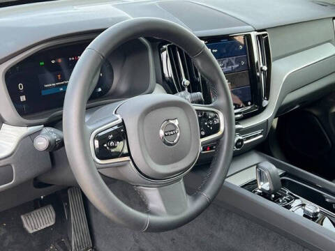 2025 Volvo XC60 B5 Plus Dark Theme