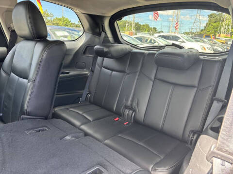 2017 Nissan Pathfinder SL