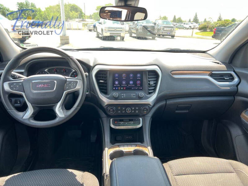 2022 GMC Acadia SLE