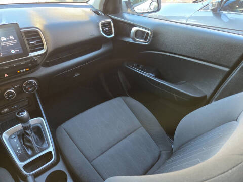 2022 Hyundai Venue SE