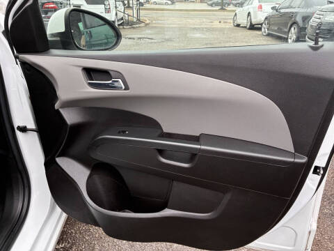 2016 Chevrolet Sonic LT Auto