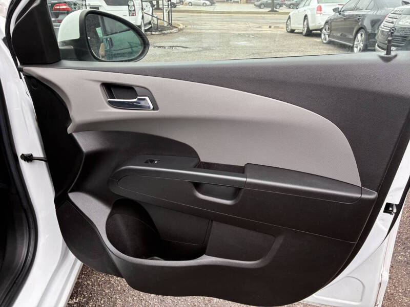 2016 Chevrolet Sonic LT Auto