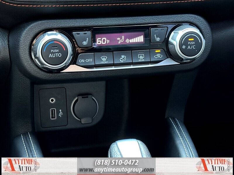 2020 Nissan Kicks SR