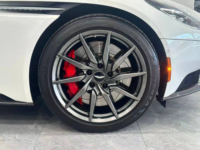 2020 Aston Martin DB11 V8