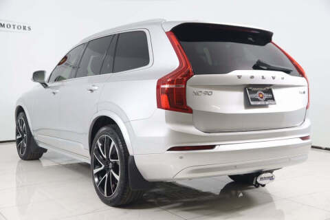 2022 Volvo XC90 T6 Momentum 7-Passenger