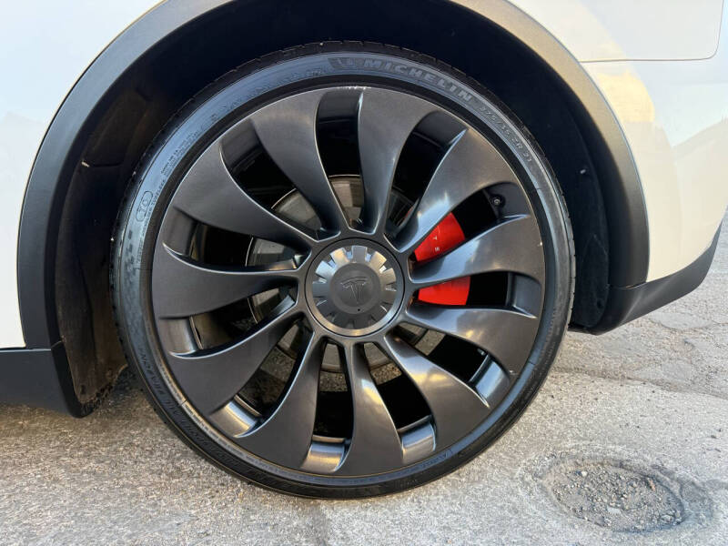 2023 Tesla Model Y Performance