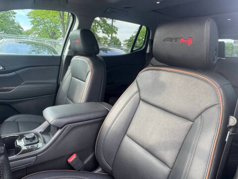 2023 GMC Acadia AT4