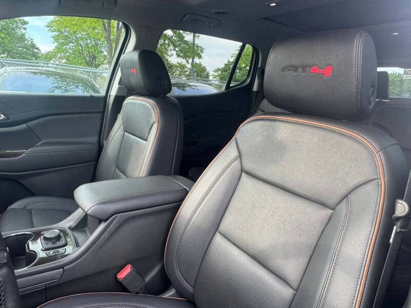 2023 GMC Acadia AT4