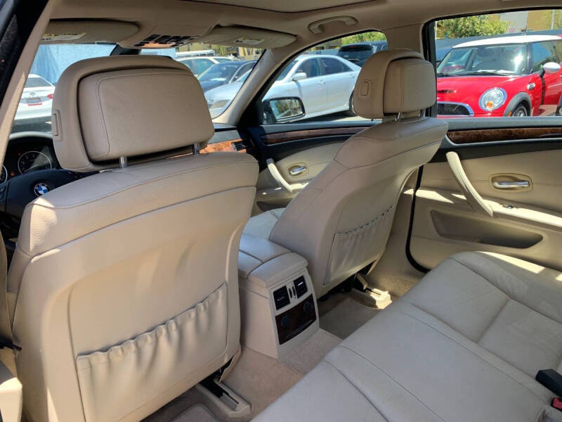 2010 BMW 5 Series 528i