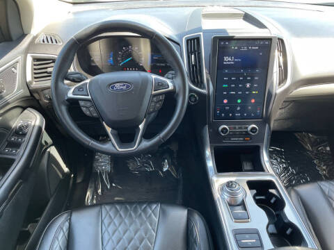 2023 Ford Edge Titanium