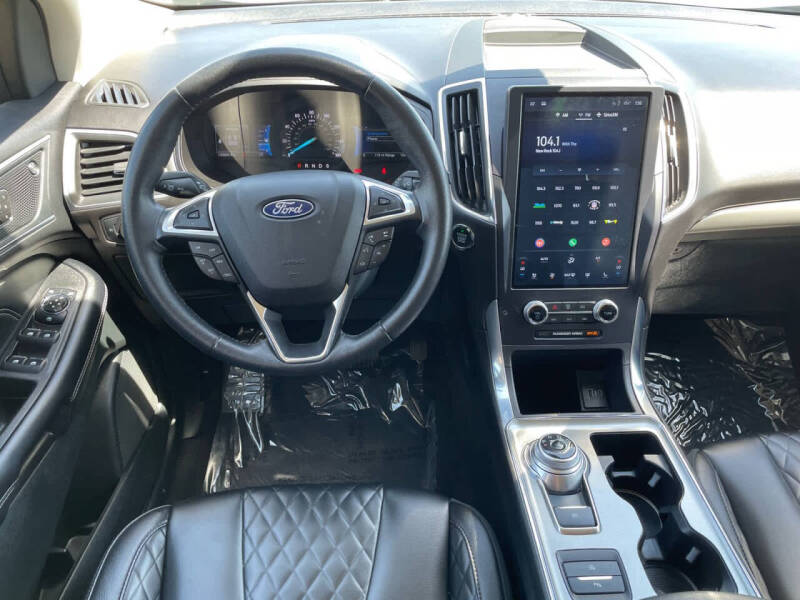 2023 Ford Edge Titanium