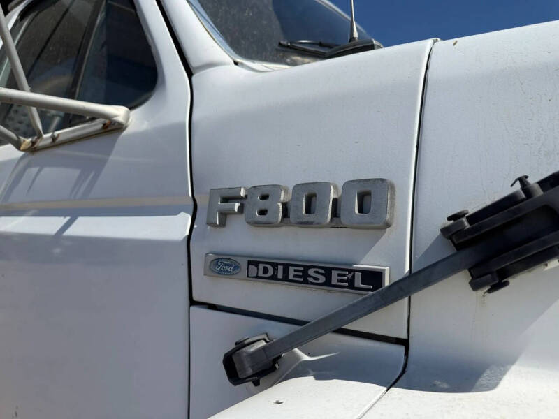 1993 Ford F-800
