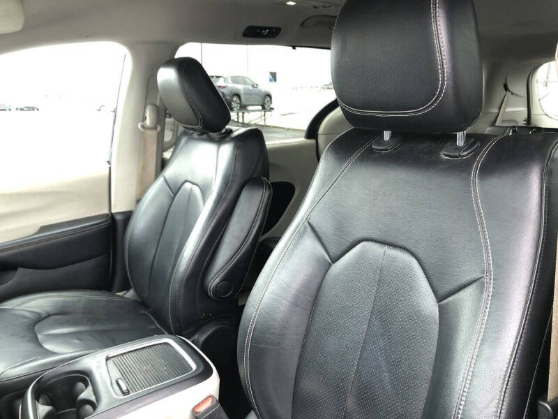 2022 Chrysler Pacifica Touring L