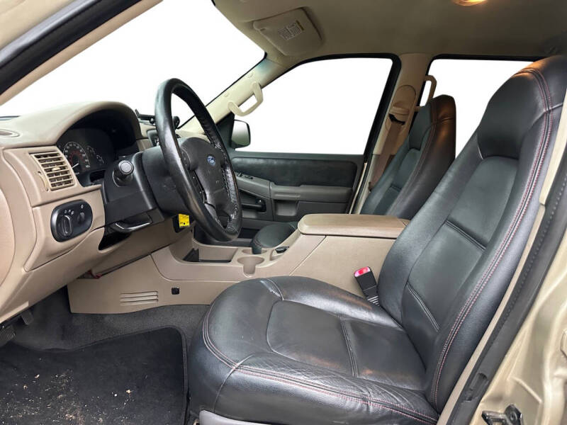 2002 Ford Explorer XLS