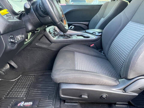 2021 Dodge Challenger SXT