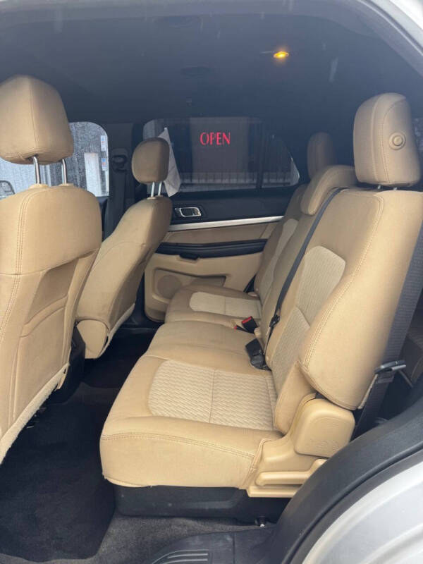 2017 Ford Explorer