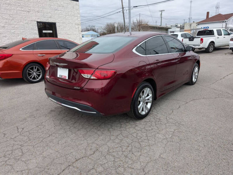 2016 Chrysler 200 Limited