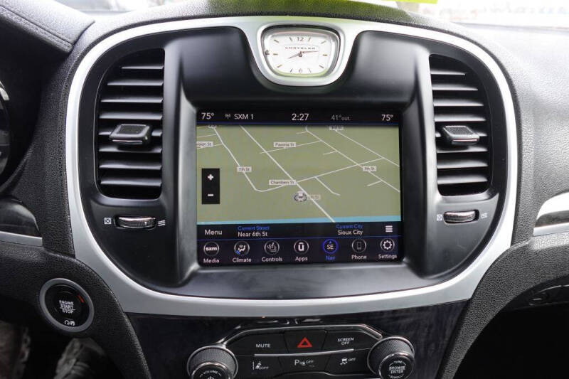 2023 Chrysler 300 Touring L