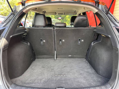 2019 Nissan Kicks SR