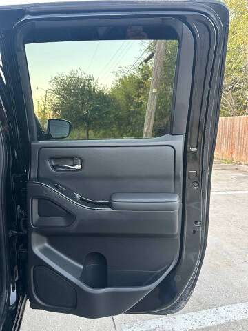 2023 Nissan Frontier SV