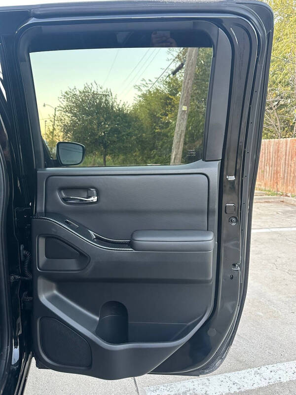 2023 Nissan Frontier SV