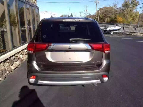 2016 Mitsubishi Outlander ES