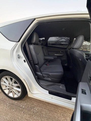 2013 Toyota Prius v Five