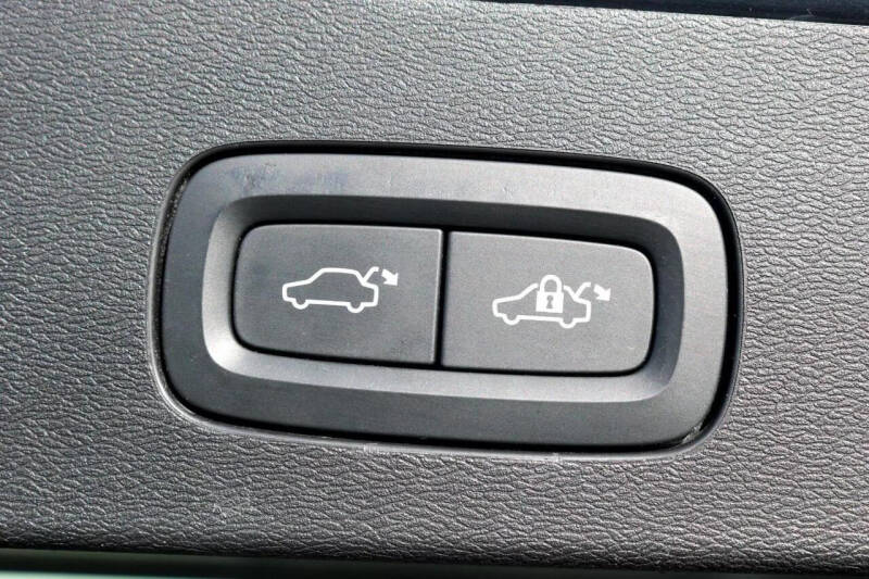 2020 Volvo V60 T5 Momentum