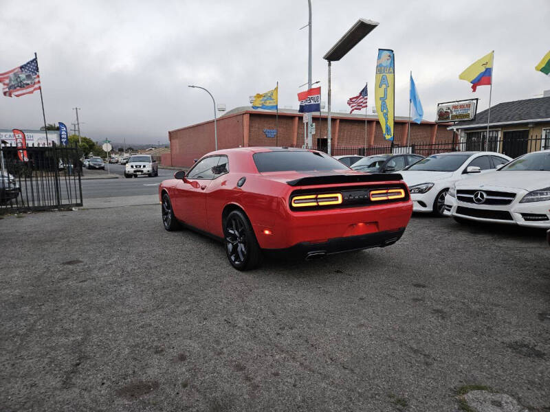 2019 Dodge Challenger SXT