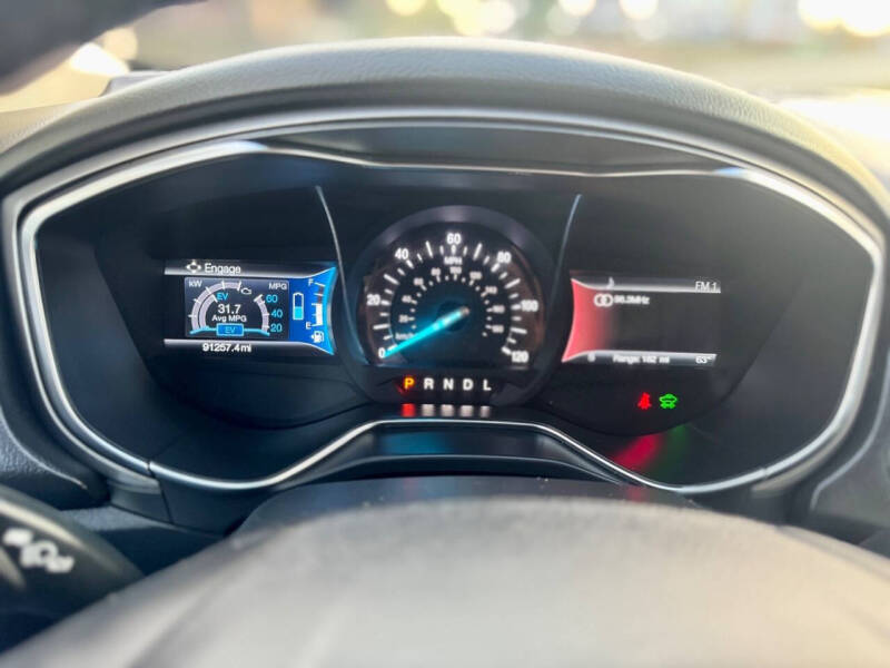 2017 Ford Fusion Hybrid SE