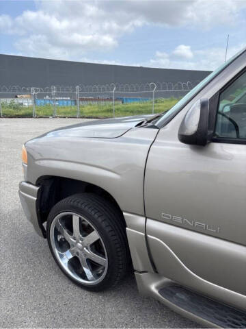 2002 GMC Yukon Denali