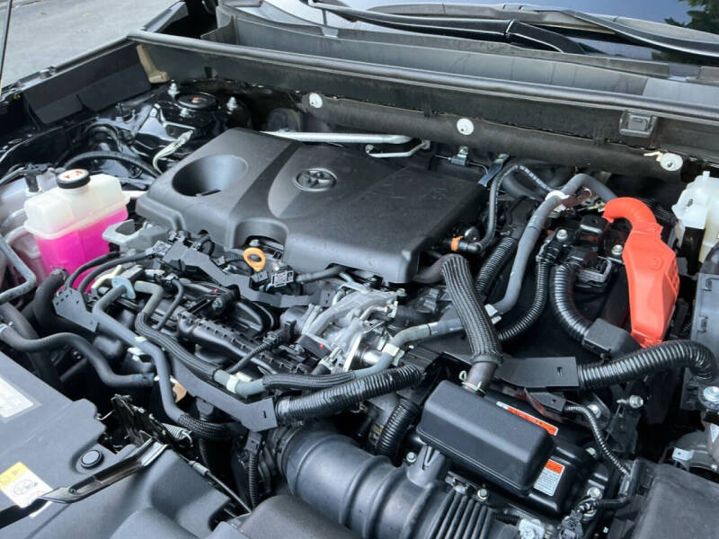 2020 Toyota RAV4 Hybrid LE