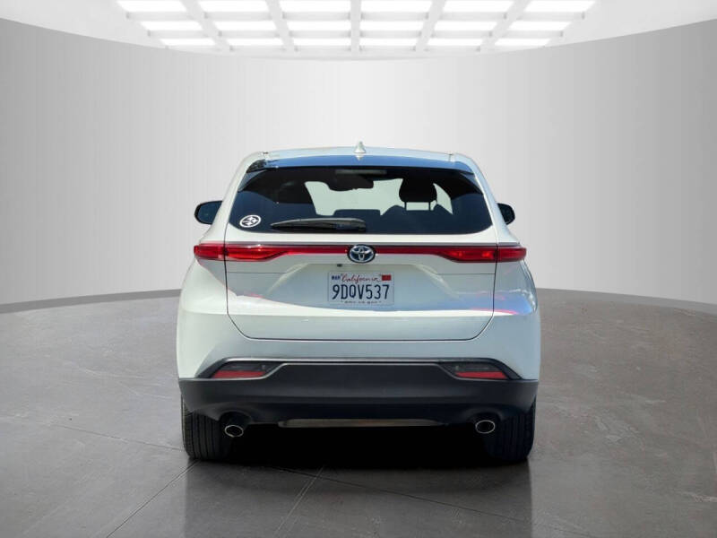 2021 Toyota Venza Limited photo 3