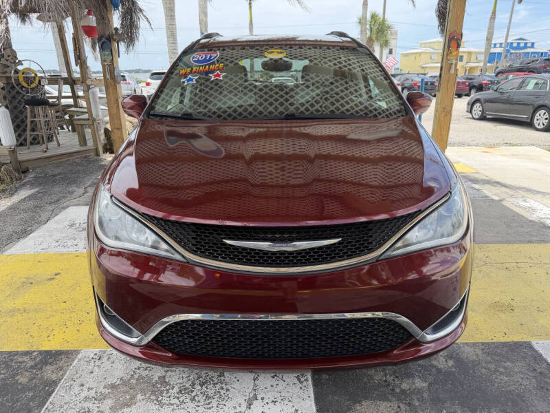 2017 Chrysler Pacifica Touring-L Plus