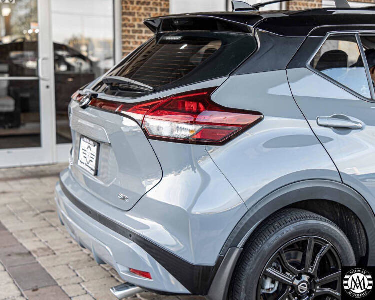 2021 Nissan Kicks SR