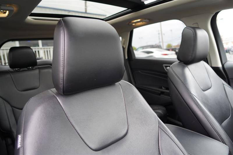 2020 Ford Edge Titanium