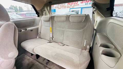 2005 Toyota Sienna LE 7 Passenger