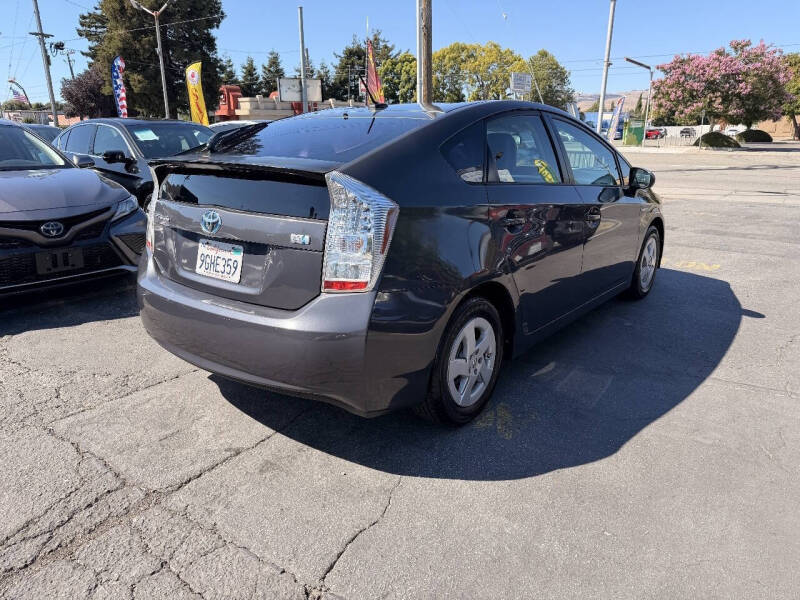 2011 Toyota Prius Two