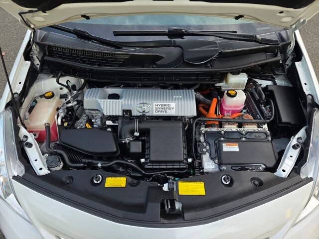 2013 Toyota Prius v Five