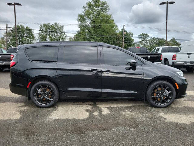 2023 Chrysler Pacifica Touring L