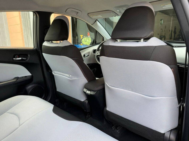 2019 Toyota Prius LE