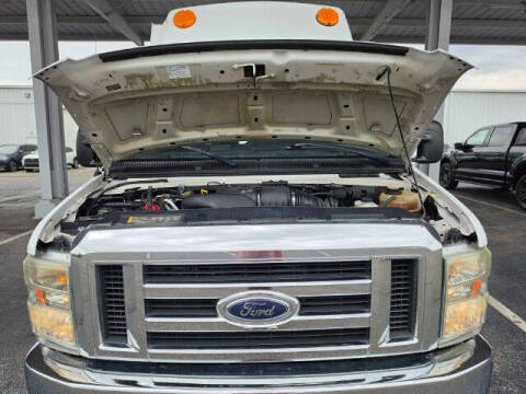 2009 Ford E-Series E-350 SD